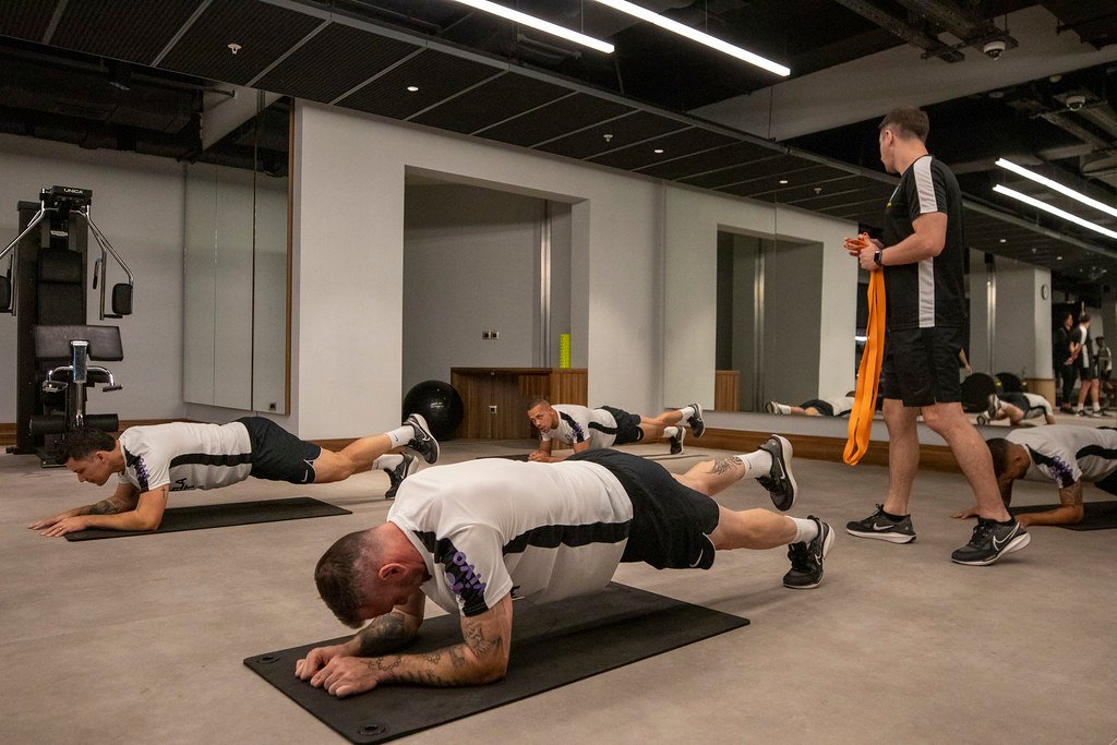 Descubra o LPF! Aprenda a técnica da barriga negativa para afinar a cintura, melhorar a postura e fortalecer o core. Resultados reais hoje.