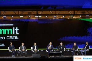 Equipe SBMEE no 3º Summit ABRACEO