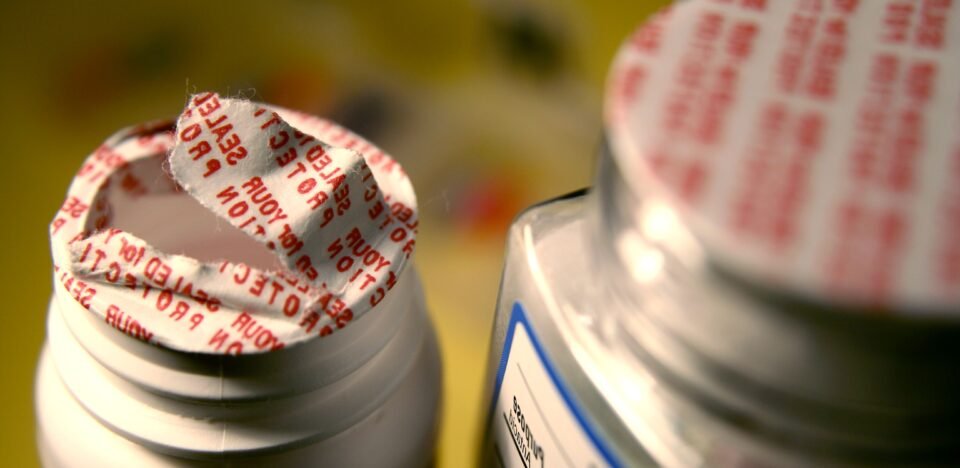 Análise científica sobre a creatina: mitos, verdades e evidências do estudo da USP. Saiba como otimizar força e massa magra com segurança.