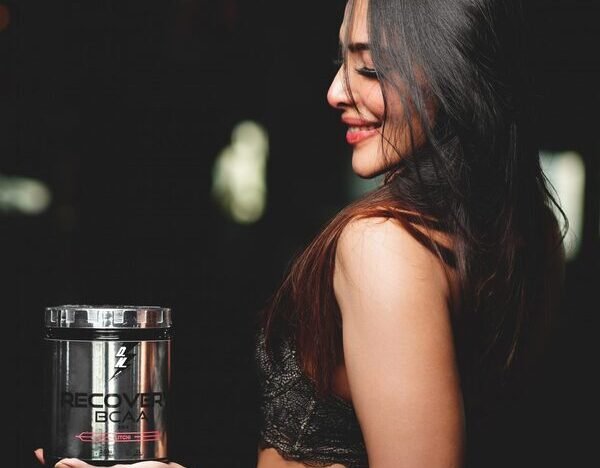 BCAA: Guia técnico sobre Leucina, Isoleucina e Valina. Entenda como evitar o catabolismo e otimizar a síntese proteica na musculação em 2026.